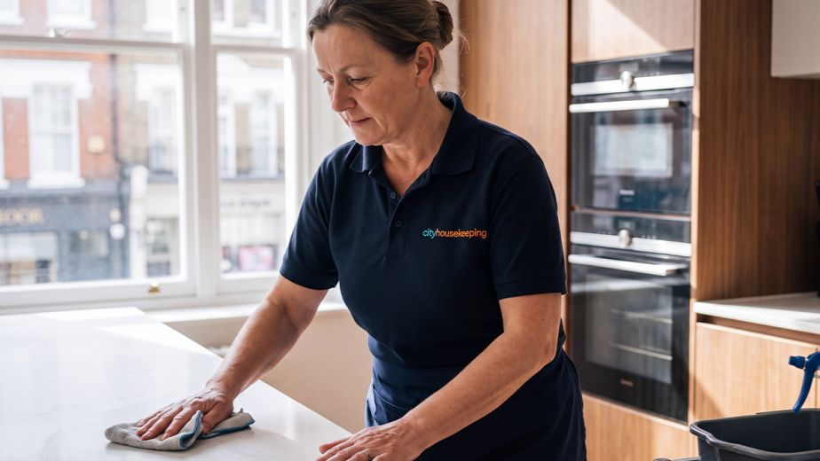 how much does a cleaner cost in london in 2026